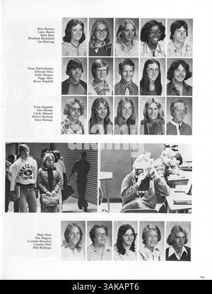 Le Pirate Vol. de 1977 VI : Treasures' Yearbook capture un instantané de l'année scolaire 1972-1973, documentant les élèves, les enseignants, les équipes sportives, les clubs et les événements scolaires clés du Park Center High. Banque D'Images
