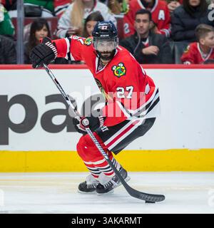 12 mars 2017 : Chicago, Illinois, États-Unis - Blackhawk #27 Johnny Oduya en action pendant le match de la Ligue nationale de hockey entre les Blackhawks de Chicago et le Wild du Minnesota au United Center à Chicago, il. (Image de crédit : &copy ; Mike Wulf/CSM via ZUMA Wire) Banque D'Images