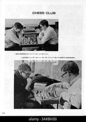 Cet annuaire 1967 de de la salle capture le corps étudiant, les événements sportifs, les clubs scolaires et l'histoire afro-américaine de l'année académique 1966-1967. Banque D'Images