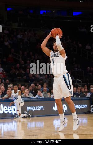 09 mars 2017 : Jalen Brunson (1), garde des Wildcats de Villanova, prend un coup de saut au 35e Big East Tournament pendant le match entre les Wildcats de Villanova et John's Red Storm au Madison Square Garden, New York, New York. Crédit obligatoire : Kostas Lymperopoulos/CSM (crédit image : &copy ; Kostas Lymperopoulos/CSM via ZUMA Wire) Banque D'Images