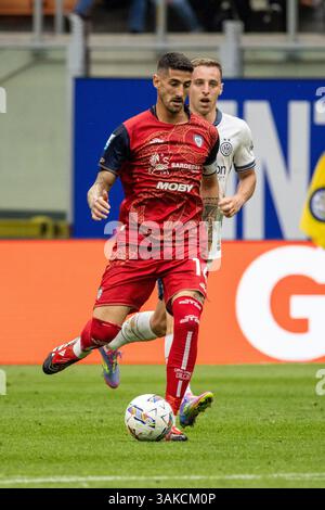 Alessandro Deiola Cagliari pendant la série A match FC Internazionale vs Cagliari- Milan 12 avril 2025 crédit : Kines Milano/Alamy Live News Banque D'Images