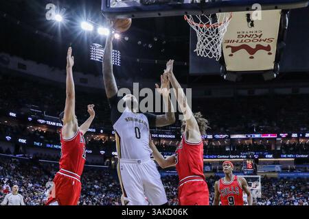2 avril 2017 - L'attaquant des Pelicans de la Nouvelle-Orléans DeMarcus cousins (0) tire un coup de saut pendant le match entre les Pelicans de la Nouvelle-Orléans et les Bulls de Chicago au Smoothie King Center à la Nouvelle-Orléans, LOUISIANE. Stephen Lew/CSM(image de crédit : &copy ; Stephen Lew/CSM via ZUMA Wire) Banque D'Images