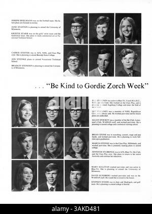 L'annuaire Wahian 1971 de Washburn High School capture l'essence de l'année scolaire, en se concentrant à la fois sur les activités des élèves et l'histoire afro-américaine au sein de la communauté scolaire. Banque D'Images