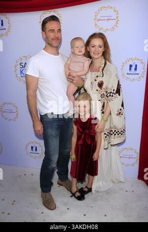 23 avril 2017 - Culver City, CA, USA - LOS ANGELES - 23 avril : James Van Der Beek, Olivia James Van Der Beek, Annabelle James Van Der Beek, Kimberly Brook à la Journée Safe Kids Day aux studios Smashbox le 23 avril 2017 à Culver City, CA (crédit image : © hPa/Newscom via ZUMA Press) Banque D'Images