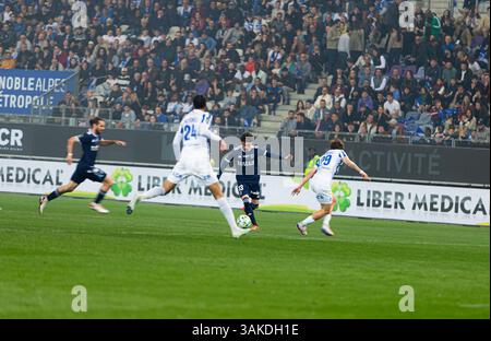 Grenoble, France. 06 avril 2025. Grenoble, France, 12 mars 2025 Mathieu Cafaro (13 Paris FC) en action lors du match du Championnat de France de Ligue 2 de football entre Grenoble et Paris Football Club au stade Alpes de Grenoble, France (Constance Bugaut/SPP) crédit : SPP Sport photo de presse. /Alamy Live News Banque D'Images