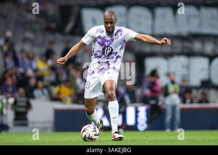 Toulouse, France. 12 avril 2025. Djibril Sidibe de Toulouse lors du match de championnat de France de Ligue 1 entre Toulouse FC et LOSC Lille le 12 avril 2025 au stade de Toulouse, France - photo Nathan Barange/DPPI crédit : DPPI Media/Alamy Live News Banque D'Images