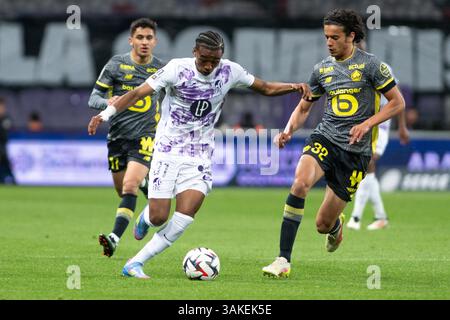 Toulouse, France. 12 avril 2025. Noah Edjouma de Toulouse lors du match de football de Ligue 1 entre Toulouse FC et LOSC Lille le 12 avril 2025 au stade de Toulouse, France - photo Nathan Barange/DPPI crédit : DPPI Media/Alamy Live News Banque D'Images