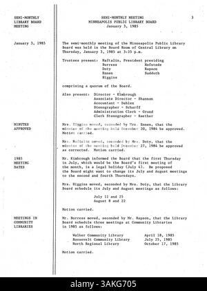 Ces 1985 minutes du conseil d'administration de la Bibliothèque publique de Minneapolis consignent les décisions concernant les opérations, le financement et les politiques de la bibliothèque touchant la communauté. Banque D'Images
