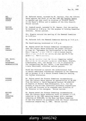 Les procès-verbaux de réunion du conseil d’administration de la bibliothèque publique de Minneapolis de 1985 documentent les décisions stratégiques de la bibliothèque concernant les opérations, la budgétisation et la planification à long terme pour la communauté. Banque D'Images