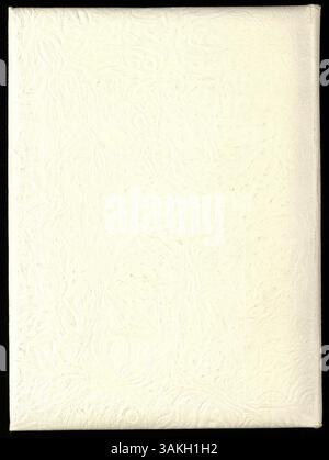 Cette édition 1958 de l’annuaire Cardinal de Marshall High School présente les activités des élèves, des enseignants, des clubs et des athlètes de l’année scolaire 1957-1958, documentant les réalisations scolaires et parascolaires. Banque D'Images