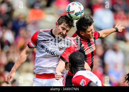 Le défenseur DC Bobby Boswell (32 ans) et l'attaquant d'Atlanta Brandon Vazquez (19 ans) lors du match de football MLS entre DC United et Atlanta United au Bobby Dodd Stadium le dimanche 30 avril 2017 à Atlanta, Géorgie. Jacob Kupferman/CSM(image de crédit : &copy ; Jacob Kupferman/CSM via ZUMA Wire) Banque D'Images