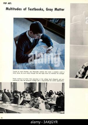 L'annuaire 'Echowan' 1966 du lycée Louis Park rassemble les élèves, les enseignants, les clubs, l'athlétisme, et les événements importants de l'année scolaire 1965-1966. Banque D'Images