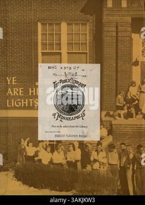 L'annuaire Antler 1951 de la Minnehaha Academy présente les étudiants, les enseignants, les clubs, les événements sportifs et les moments importants de l'année académique 1950-1951. Banque D'Images