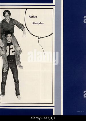 L'annuaire « Bear » 1982 du Lincoln High documente les aspects clés de l'année scolaire 1981-1982, y compris les réalisations sportives, la vie étudiante et les réalisations scolaires. Banque D'Images