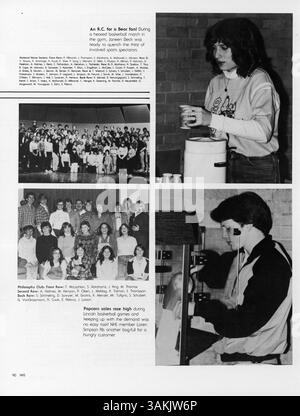 L'annuaire « Bear » 1982 de la Lincoln High School reprend les faits saillants de l'année scolaire 1981-1982, documentant les étudiants, les enseignants, l'athlétisme et les activités parascolaires. Banque D'Images