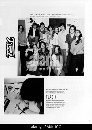 Blake Yearbook 1975, intitulé Bravura, présente un compte rendu détaillé des étudiants, des enseignants, de l'athlétisme, des clubs et des événements importants de l'année scolaire 1974-1975 avec un accent sur l'histoire afro-américaine. Banque D'Images