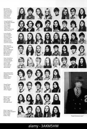 L'annuaire Wagistanian 72 de Southwest High School décrit la vie étudiante, l'athlétisme, les clubs et l'histoire afro-américaine de l'année scolaire 1971-1972. Banque D'Images