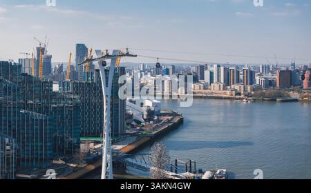 Vue aérienne de Londres avec Emirates Air Line et Urban Skyline Banque D'Images