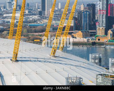 Vue aérienne de l'O2 Arena et du paysage urbain environnant à Londres Banque D'Images
