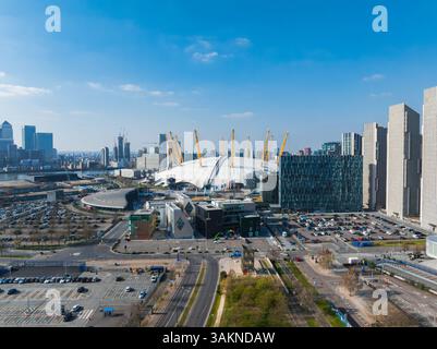 Vue aérienne de Londres avec O2 Arena et Canary Wharf Skyline Banque D'Images