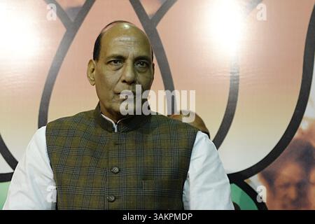 NEW DELHI, INDE  ÛÒ 14 JANVIER : le président du BJP, Rajnath Singh, a lancé mardi la cellule Technocrat du BJP  Ûªs pour impliquer des ingénieurs dans le bureau du BJP à New Delhi. (Photo de Yasbant Negi/India Today Group) *** légende locale *** Rajnath Singh (image crédit : © India Today/ZUMAPRESS.com) Banque D'Images
