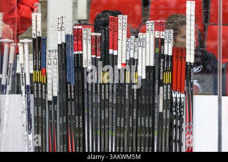 20 décembre 2013 - Raleigh, Caroline du Nord, U. S - les Capitals de Washington jouent pendant le match de la LNH entre les Capitals de Washington et les Hurricanes de Caroline au PNC Arena. Les Capitals de Washington battent les Hurricanes de Caroline 4-2. (Crédit image : © Andy Martin Jr./ZUMAPRESS.com) Banque D'Images
