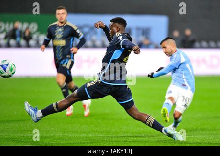 Queens, États-Unis. 12 avril 2025. Olwethu Makhanya (29) samedi soir à New York. Le New York City FC accueille Philadelphia Union au Citi Field le 12 avril 2025 et remporte le match 1-0, remportant une série de trois matchs sans victoire. (Photo de Jess Stiles/Sipa USA) crédit : Sipa USA/Alamy Live News Banque D'Images