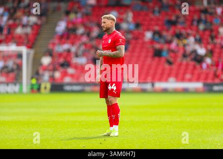 Oakwell Stadium, Barnsley, Angleterre - 12 avril 2025 Stephen Humphrys (44) de Barnsley - pendant le match Barnsley v Bolton Wanderers, Sky Bet League One, 2024/25, Oakwell Stadium, Barnsley, Angleterre - 12 avril 2025 crédit : Mathew Marsden/WhiteRosePhotos/Alamy Live News Banque D'Images