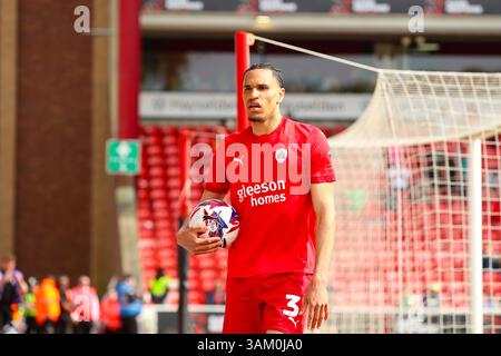 Oakwell Stadium, Barnsley, Angleterre - 12 avril 2025 Jon Russell (3) de Barnsley - pendant le match Barnsley v Bolton Wanderers, Sky Bet League One, 2024/25, Oakwell Stadium, Barnsley, Angleterre - 12 avril 2025 crédit : Mathew Marsden/WhiteRosePhotos/Alamy Live News Banque D'Images