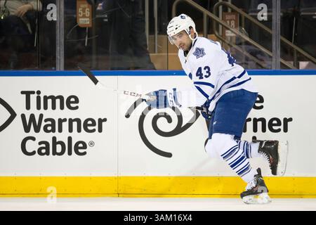 Dec. 23, 2013 - Manhattan, New York, U. S - 23 décembre 2013 : Nazem Kadri (43), centre des Maple Leafs de Toronto, patine pendant le match entre les Rangers de New York et les Maple Leafs de Toronto au Madison Square Garden à Manhattan, New York . (Crédit image : â© Kostas Lymperopoulos/Cal Sport Media)(crédit image : © Kostas Lymperopoulos/Cal Sport Media/ZUMAPRESS.com) Banque D'Images