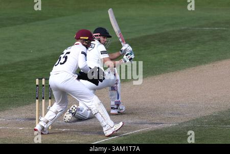 Hove, Royaume-Uni. 13 avril 2025. John Simpson de Sussex battant lors de la troisième journée du Rothesay County Championship Division 1 match entre Sussex et Somerset au 1st Central County Ground, Hove. Crédit : James Boardman/Alamy Live News Banque D'Images