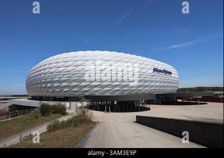! ACHTUNG BILD NUR REDAKTIONELL VERWENDBAR ! Hier im Bild die Allianz Arena, Aussenansicht, Stadion, Heimspielstätte des FC Bayern München, Fussballstadion Banque D'Images