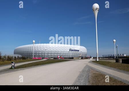 ! ACHTUNG BILD NUR REDAKTIONELL VERWENDBAR ! Hier im Bild die Allianz Arena, Aussenansicht, Stadion, Heimspielstätte des FC Bayern München, Fussballstadion Banque D'Images