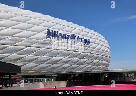 ! ACHTUNG BILD NUR REDAKTIONELL VERWENDBAR ! Hier im Bild die Allianz Arena, Aussenansicht, Stadion, Heimspielstätte des FC Bayern München, Fussballstadion Banque D'Images