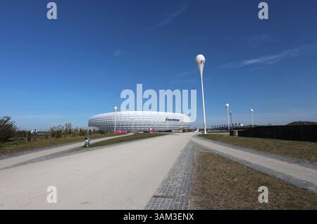 ! ACHTUNG BILD NUR REDAKTIONELL VERWENDBAR ! Hier im Bild die Allianz Arena, Aussenansicht, Stadion, Heimspielstätte des FC Bayern München, Fussballstadion Banque D'Images