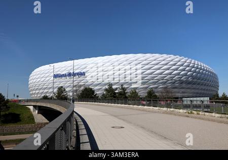 ! ACHTUNG BILD NUR REDAKTIONELL VERWENDBAR ! Hier im Bild die Allianz Arena, Aussenansicht, Stadion, Heimspielstätte des FC Bayern München, Fussballstadion Banque D'Images
