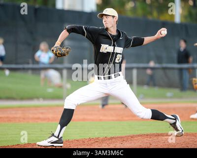 25 avril 2014 - Orlando, FL, U. S : débutant le lanceur UCF Eric Skoglund (25) lors d'un match de baseball NCAA entre les Rutgers Scarlet Knights et les UCF Knights. UCF a battu Rutgers 3-1 dans le match 1 au Jay Bergman Field à Orlando, FL(crédit image : © Romeo Guzman/Cal Sport Media/ZUMAPRESS.com) Banque D'Images