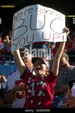 26 janvier 2003 - États-Unis - HISTOIRE SPORTIVE KRT SLUGGED : SUPERBOWL KRT PHOTO PAR GARY W. GREEN/ORLANDO SENTINEL (janvier 26) SAN DIEGO, CA - Katie Lee Roots pour Tampa Bay au Qualcomm Stadium avant le Super Bowl XXXVII le dimanche 26 janvier 2003. (gsb) 2003 (crédit image : © Gary W. Green/mct/ZUMAPRESS.com) Banque D'Images