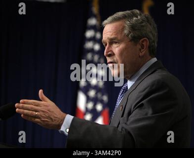 19 février 2004 - États-Unis - KRT US NEWS STORY SLUGGED : BUSH KRT PHOTO PAR CHUCK KENNEDY/KRT (19 FÉVRIER) WASHINGTON, DC (crédit image : © Chuck Kennedy/mct/ZUMAPRESS.com) Banque D'Images
