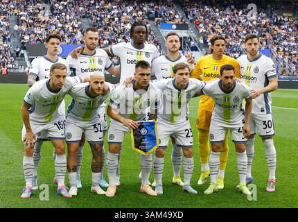 MILAN, ITALIE - 12 AVRIL : les joueurs de l'équipe du FC Internazionale posent lors du match de Serie A entre le FC Internazionale et Cagliari Calcio au Stadio Giuseppe Meazza le 12 avril 2025 à Milan, Italie. (Photo de MB Media) Banque D'Images