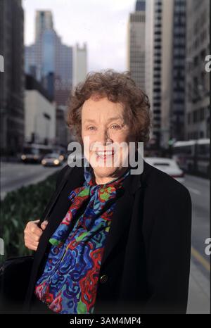 13 août 2004 - États-Unis - KRT US NEWS STORY SLUGGED : JULIACHILD-OBIT KRT PHOTO PAR BOB FILA/CHICAGO TRIBUNE (19 août) Julia Child, montrée dans cette photo de fichier de 1995, est décédée vendredi 13 août 2004 dans sa maison de Montecito, Californie. (lde) 2004 (crédit image : © Bob Fila/mct/ZUMAPRESS.com) Banque D'Images