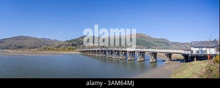 Pont à péage de Penmaenpool près de Dolgellau, Gwnydd, pays de Galles, Royaume-Uni le 9 avril 2025 Banque D'Images