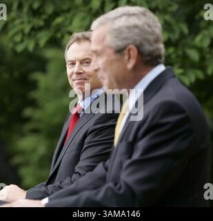 17 mai 2007 - États-Unis - le premier ministre britannique sortant Tony Blair et le président américain George W. Bush prennent la parole dans la roseraie de la Maison Blanche le jeudi 17 mai 2007, à Washington, DC. (George Bridges/MCT) (image crédit : © George Bridges/mct/ZUMAPRESS.com) Banque D'Images