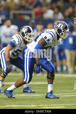 Dec. 31, 2013 - Atlanta, GA, États-Unis - 31 décembre 2013 : Kenny Anunike (84), le défenseur des Duke Blue Devils, lors du match de football NCAA du Chick-fil-A Bowl entre les Duke Blue Devils et les Texas A&M Aggies au Georgia Dome à Atlanta, en Géorgie. Duke mène la première mi-temps contre Texas A&M, 38-17.(image crédit : © Patrick Green/Cal Sport Media/ZUMAPRESS.com) Banque D'Images