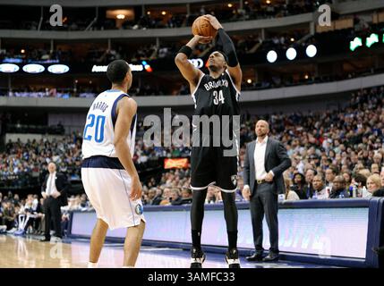23 mars 2014 : Paul Pierce, attaquant des nets de Brooklyn, #34 lors d'un match NBA entre les nets de Brooklyn et les Mavericks de Dallas au American Airlines Center de Dallas, TX Brooklyn a battu Dallas 107-104(crédit image : © Albert Pena/Cal Sport Media/ZUMAPRESS.com) Banque D'Images