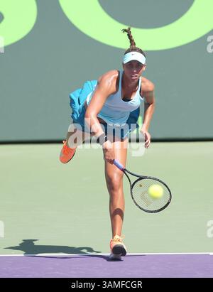 23 mars 2014 - Miami, Floride, États-Unis - le joueur américain Madison Keys sert le ballon à la chinoise Na Li lors du tournoi de tennis Sony Open à Key Biscayne Fla., le dimanche 23 mars 2014. (Crédit image : © David Santiago/MCT/ZUMAPRESS.com) Banque D'Images