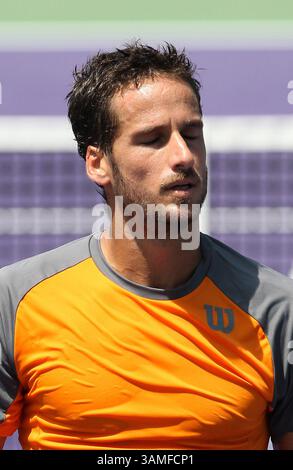 23 mars 2014 - Miami, Floride, États-Unis - L'Espagnol Feliciano Lopez réagit après un match contre le Britannique Andy Murray lors du tournoi de tennis Sony Open à Key Biscayne en Floride, le dimanche 23 mars 2014. (Crédit image : © David Santiago/MCT/ZUMAPRESS.com) Banque D'Images