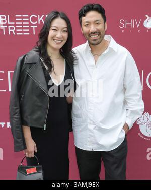 Los Angeles, États-Unis. 13 mars 2025. (G-d) Kara Wang et Ricky Wang arrivent AU BANQUET DE MARIAGE Drag Brunch qui a lieu à Chifa à Los Angeles, CA dimanche, ? 13 mars 2025. (Photo de Sthanlee B. Mirador/Sipa USA) crédit : Sipa USA/Alamy Live News Banque D'Images