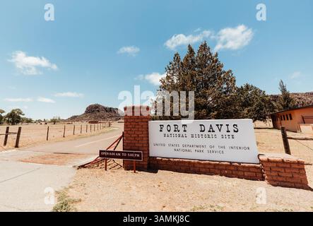 Entrée au panneau du site historique national de Fort Davis Texas Banque D'Images