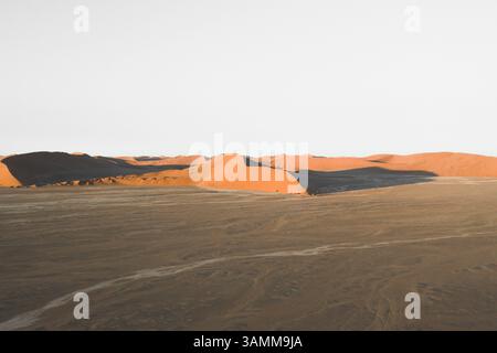 Vue aérienne de la dune de sable à Sossusvlei, Namibie. Banque D'Images